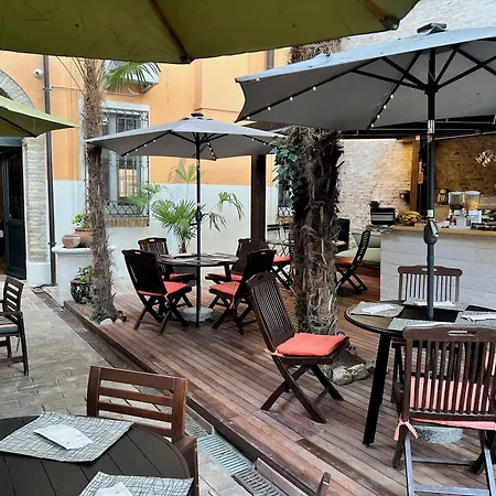 ア カーサ ディ パオラ スイート 4* ラヴェンナ